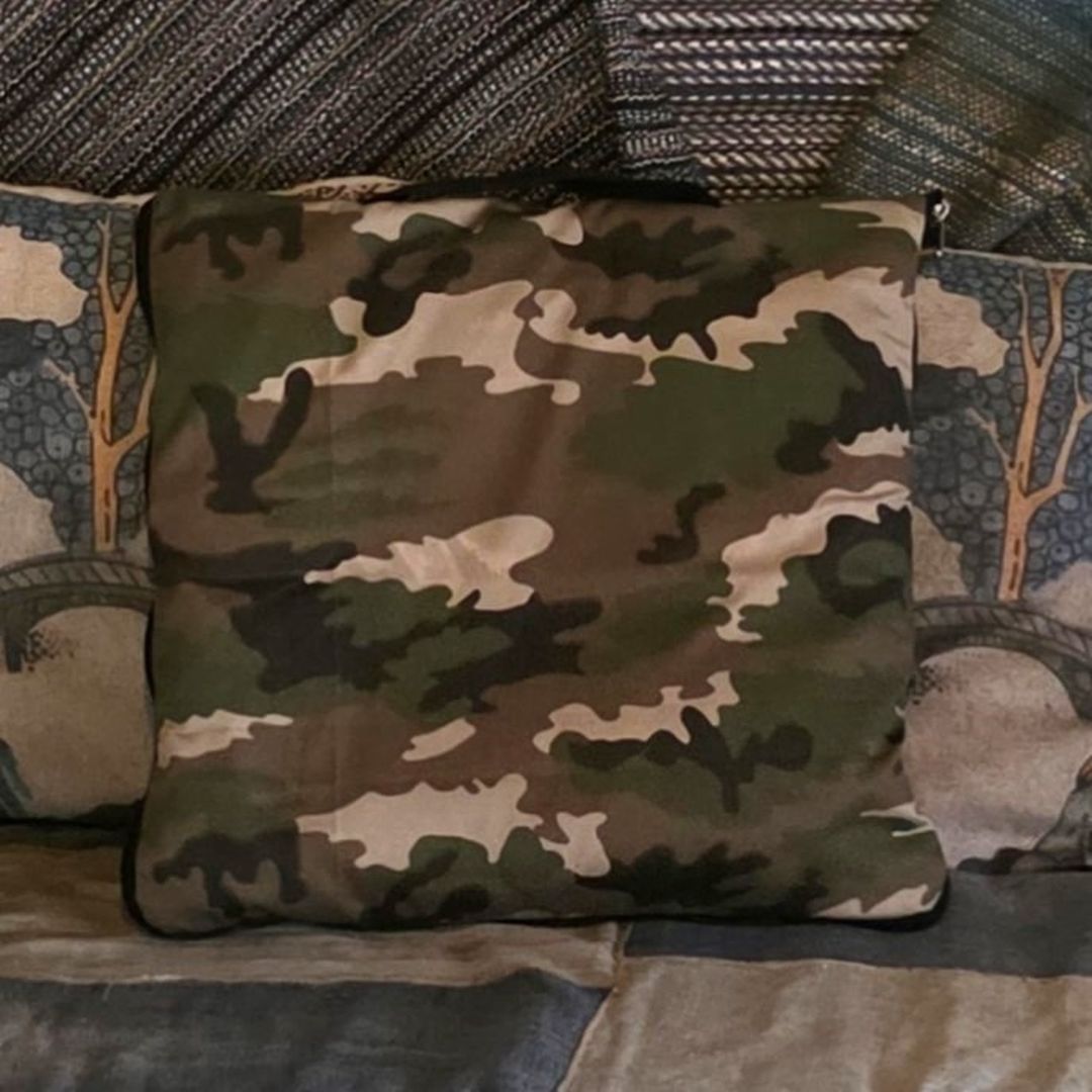 Zippy Blanket – Your Blanket & Cushion in One! - Image 2